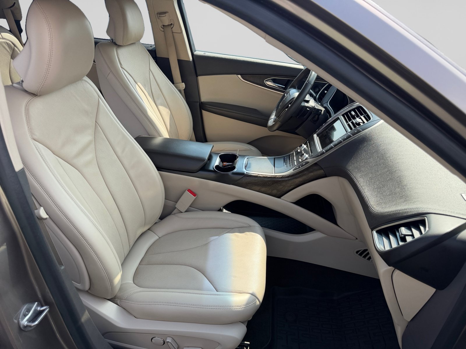 Used 2019 Lincoln Nautilus Reserve FWD image 15