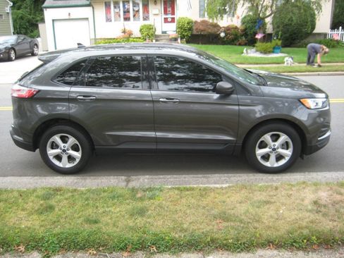 Used 2019 Ford Edge SE image 8