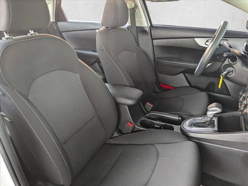Used 2023 Kia Forte LXS w/ LXS Technology Package FWD image 19