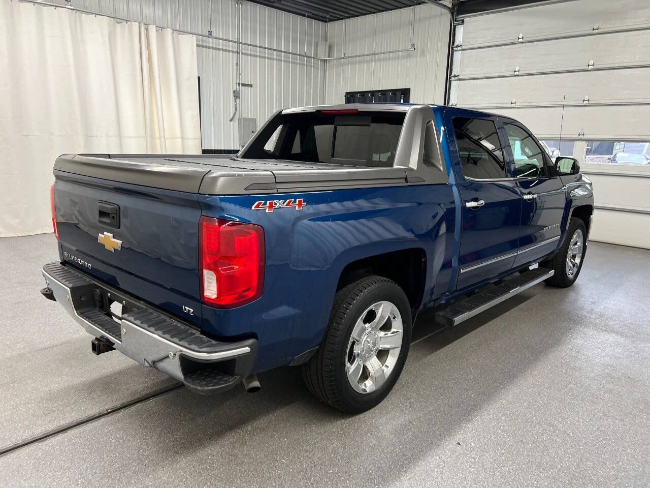 Used 2017 Chevrolet Silverado 1500 LTZ w/ High Desert Package AWD/4WD image 4