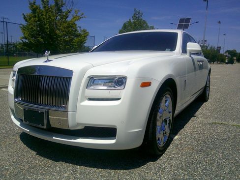 Used 2013 Rolls-Royce Ghost RWD image 41