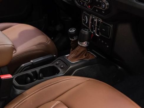 Used 2025 Jeep Gladiator Sport AWD/4WD image 66