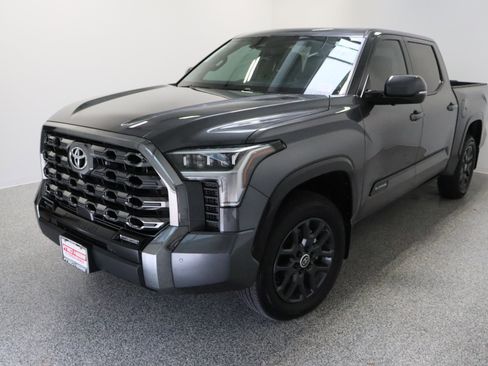Used 2024 Toyota Tundra Platinum AWD/4WD image 2