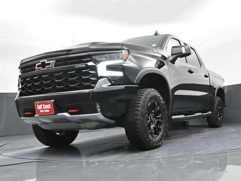 Used 2024 Chevrolet Silverado 1500 ZR2 w/ Technology Package AWD/4WD image 33
