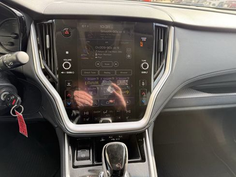 Used 2022 Subaru Outback Premium image 8