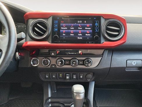 Used 2018 Toyota Tacoma TRD Sport w/ Technology Package AWD/4WD image 6