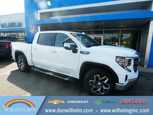 Certified 2022 GMC Sierra 1500 SLT AWD/4WD image 1