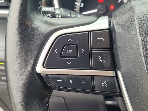 Used 2024 Toyota Highlander XLE image 16