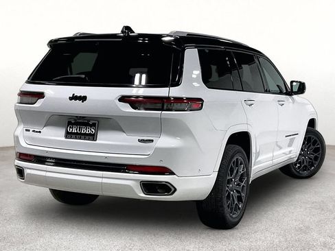 Used 2023 Jeep Grand Cherokee L Summit w/ Advanced Protech Group IV AWD/4WD image 2