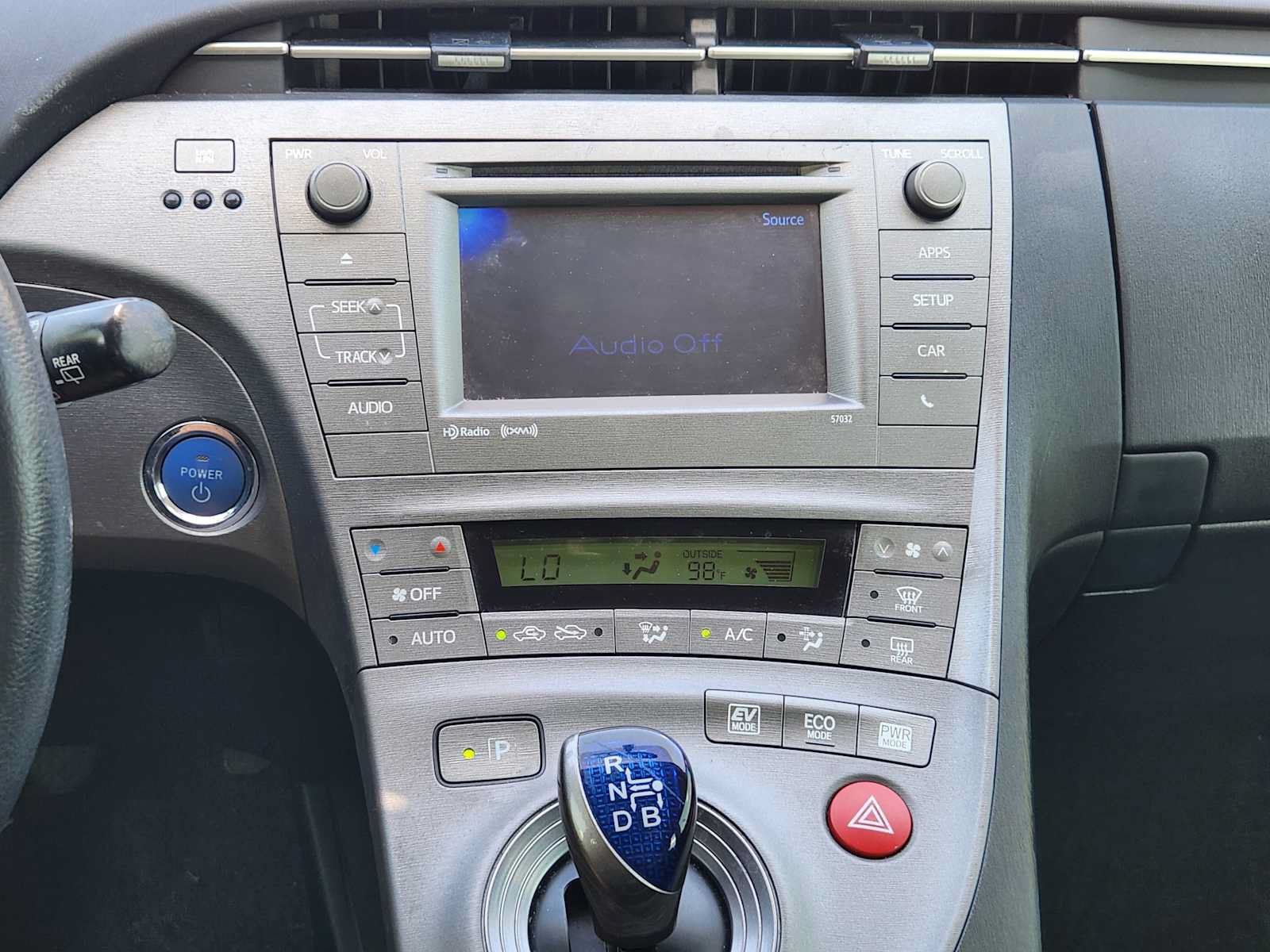 Used 2015 Toyota Prius Persona Series FWD image 16