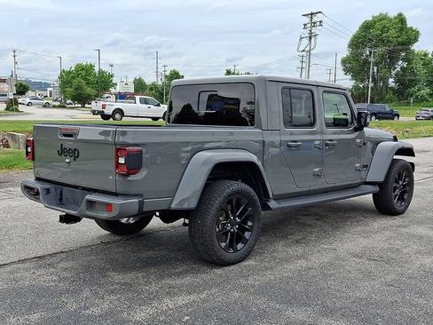 Certified 2022 Jeep Gladiator Overland AWD/4WD image 6