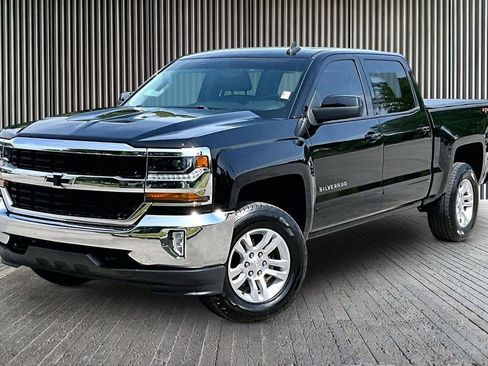 Used 2018 Chevrolet Silverado 1500 LT w/ All Star Edition image 13
