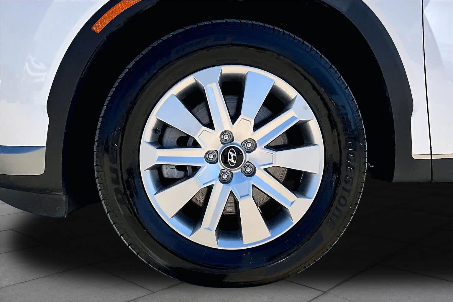 Used 2025 Hyundai Palisade SEL FWD image 11