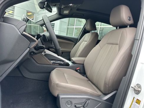 New 2025 Audi Q5 Premium image 9