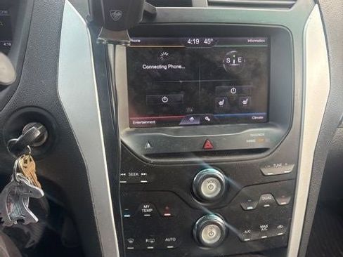 Used 2013 Ford Explorer XLT image 49