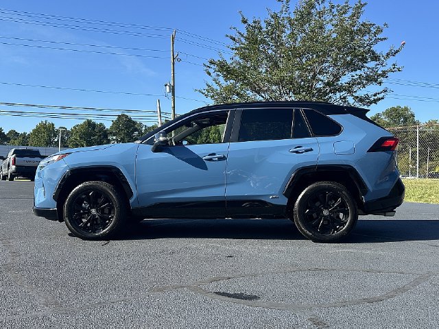 Used 2025 Toyota RAV4 XSE w/ Advanced Technology Package AWD/4WD image 5