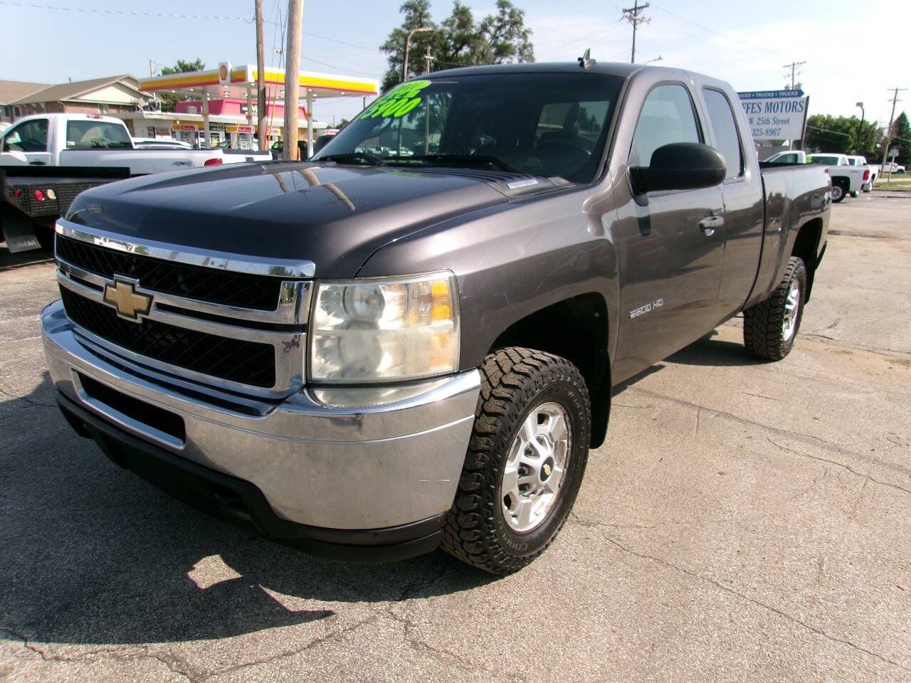 Used 2011 Chevrolet Silverado 2500 LT AWD/4WD image 9