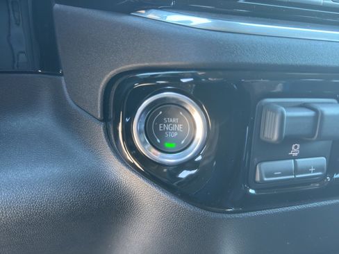 New 2026 GMC Sierra 2500 SLT w/ SLT Convenience Package image 14