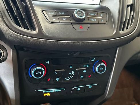 Used 2019 Ford Escape SE FWD image 24