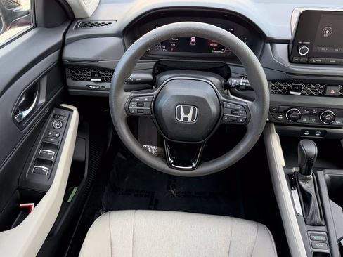 Used 2025 Honda Accord SE image 14