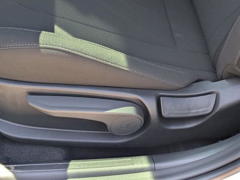 New 2025 Hyundai Elantra SEL FWD image 19