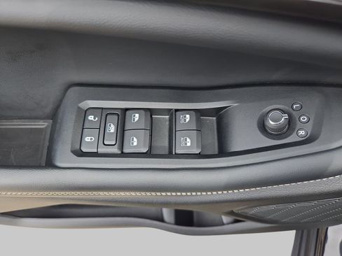Used 2023 Jeep Grand Cherokee Altitude AWD/4WD image 33