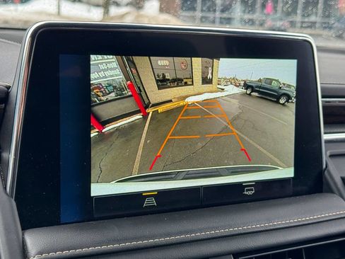 Used 2023 Chevrolet Suburban Premier image 35