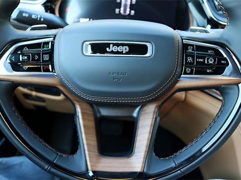 New 2025 Jeep Grand Cherokee Summit image 20