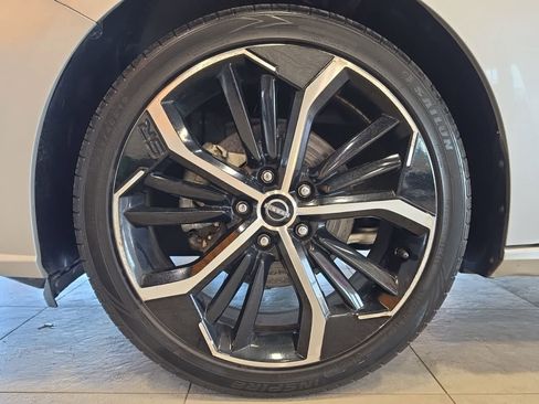 Used 2023 Nissan Altima 2.5 SR FWD image 13