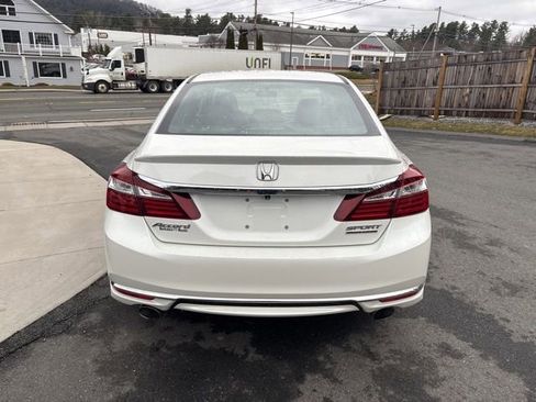 Used 2017 Honda Accord Sport Special Edition image 6