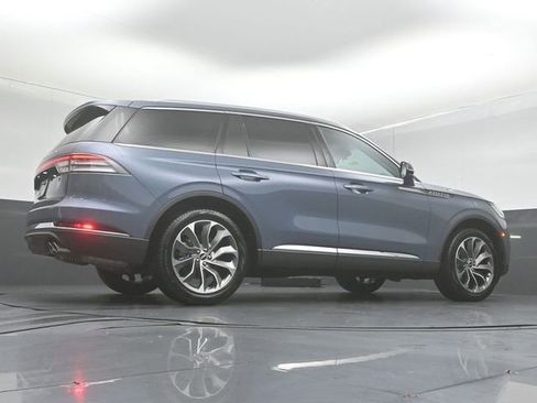 Used 2025 Lincoln Aviator AWD image 42
