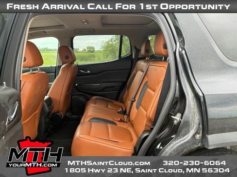 Used 2017 GMC Acadia SLT w/ LPO, Floor Liner Package AWD/4WD image 10