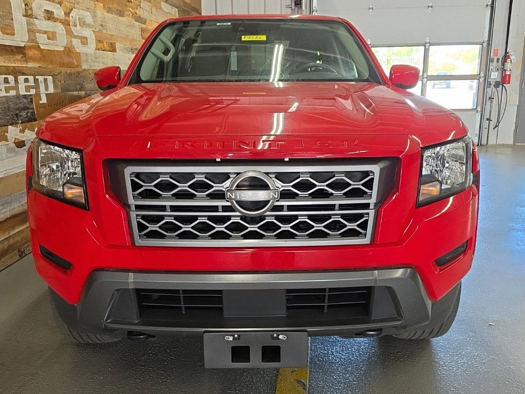 Used 2023 Nissan Frontier SV AWD/4WD image 2