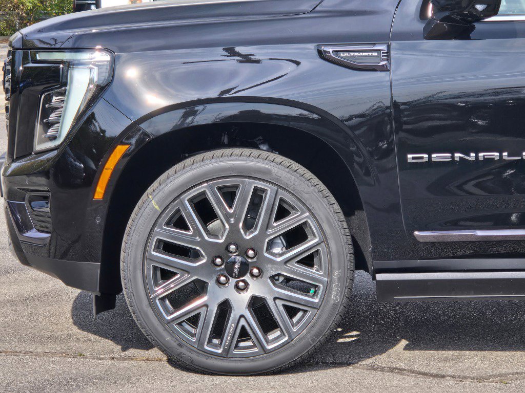 New 2027 GMC Yukon Denali Ultimate w/ LPO, Floor Liner Package AWD/4WD image 33