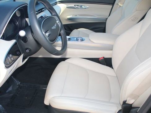 Used 2022 Genesis GV70 2.5T w/ Select Package image 22