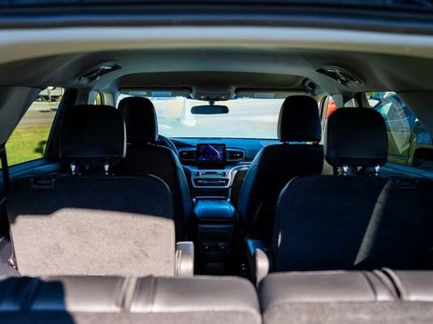 Used 2023 Ford Explorer XLT w/ Equipment Group 202A image 17