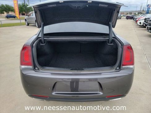 Used 2022 Chrysler 300 Touring L RWD image 30