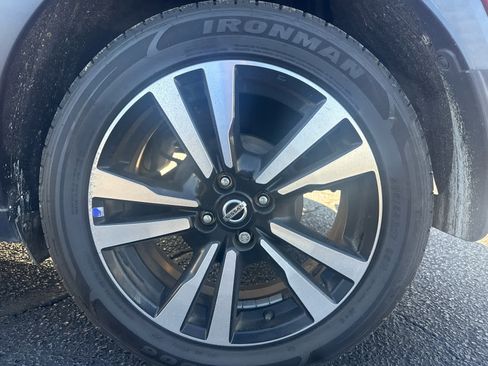 Used 2020 Nissan Kicks SV image 21