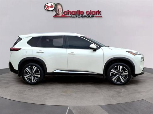 Used 2023 Nissan Rogue SL image 6