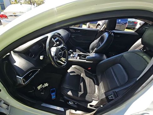 Used 2020 Jaguar XE S image 5