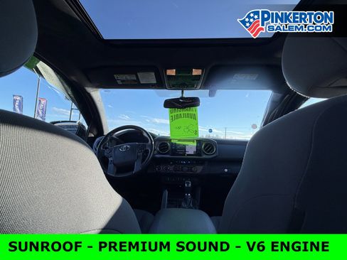 Used 2017 Toyota Tacoma TRD Off-Road image 5