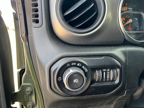 Used 2021 Jeep Wrangler Unlimited Sport AWD/4WD image 11