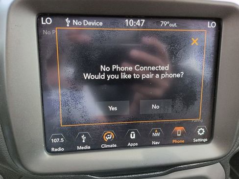 Used 2019 Jeep Renegade Altitude w/ UConnect 8.4 Nav Group AWD/4WD image 22