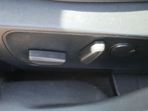 Certified 2020 Ford Escape SE image 18