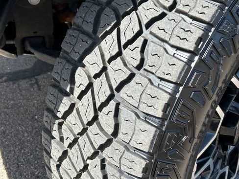 Used 2025 GMC Sierra 2500 AT4X AWD/4WD image 26