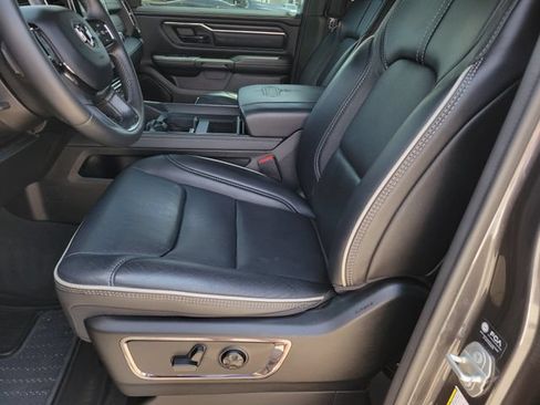 Used 2024 RAM 1500 Limited AWD/4WD image 6
