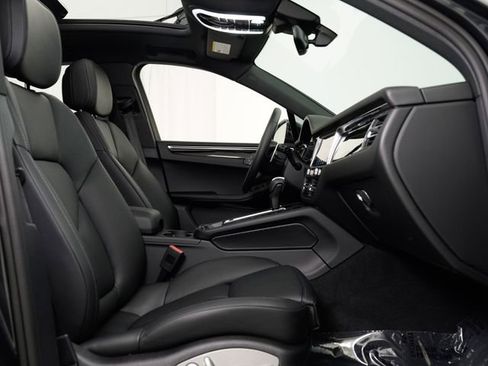 Certified 2026 Porsche Macan S AWD/4WD image 25