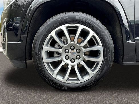 Used 2021 GMC Acadia Denali w/ Denali Ultimate Package image 25