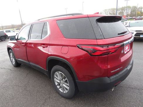 Used 2023 Chevrolet Traverse LT image 6