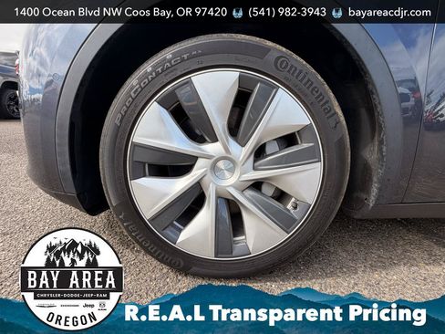 Used 2021 Tesla Model Y Long Range AWD/4WD image 30